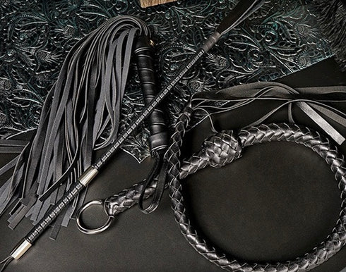 ROOMFUN Premium Snake Whip